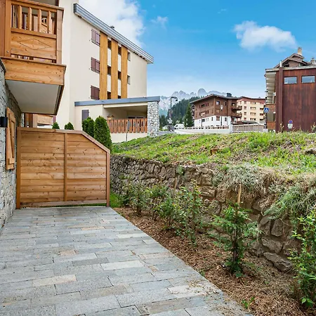 Moderne A Pour 4 Pers, Proche Piste, Parking Et Wifi Inclus - Fr-1-563-69 Courchevel